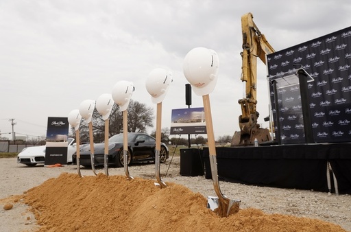 Park Place Porsche_Volvo Groundbreaking_2.jpg